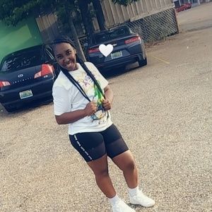 Meet your Posher, Loretta